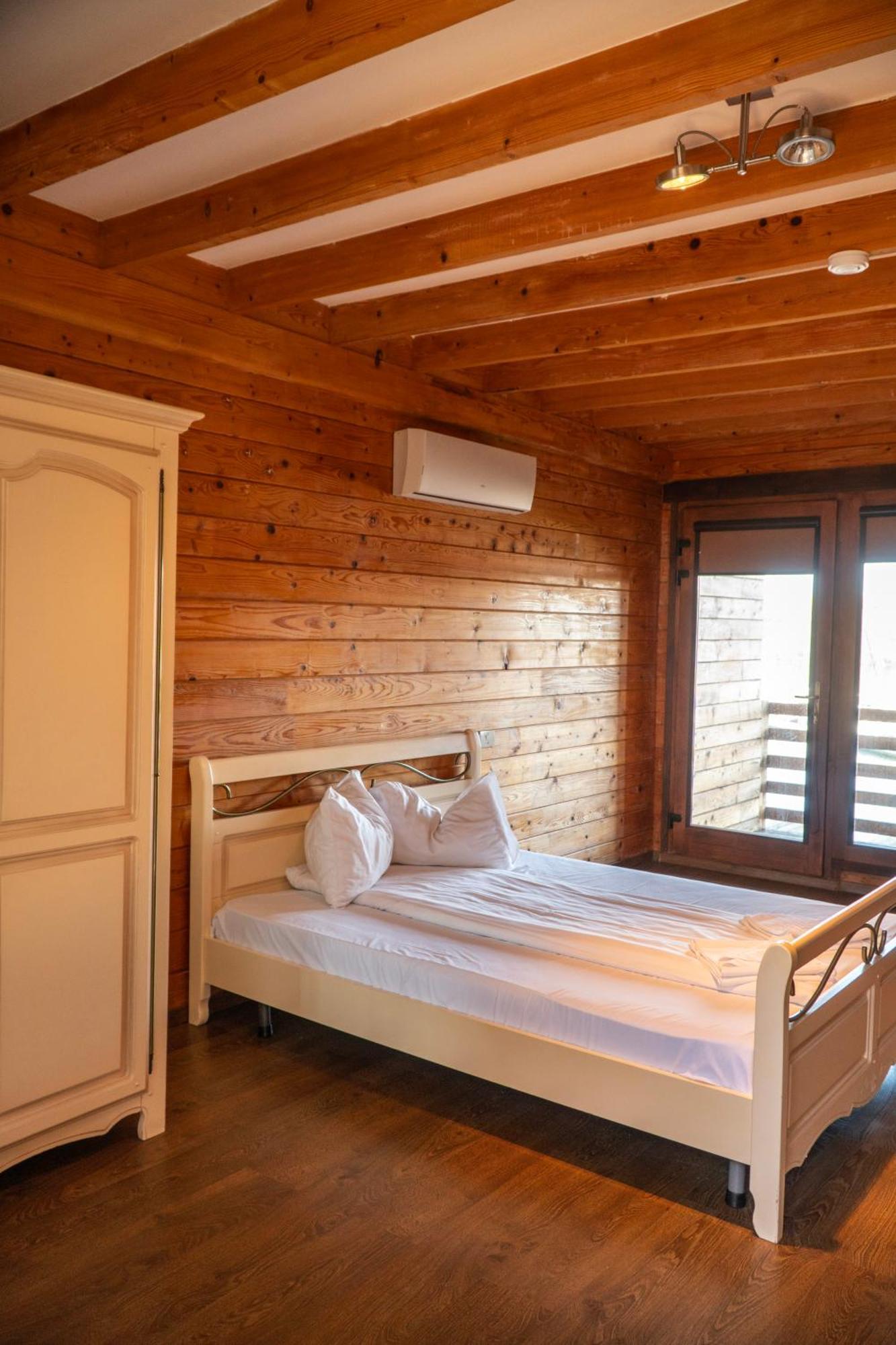 Lifeharbour Limanu Hotel Bagian luar foto