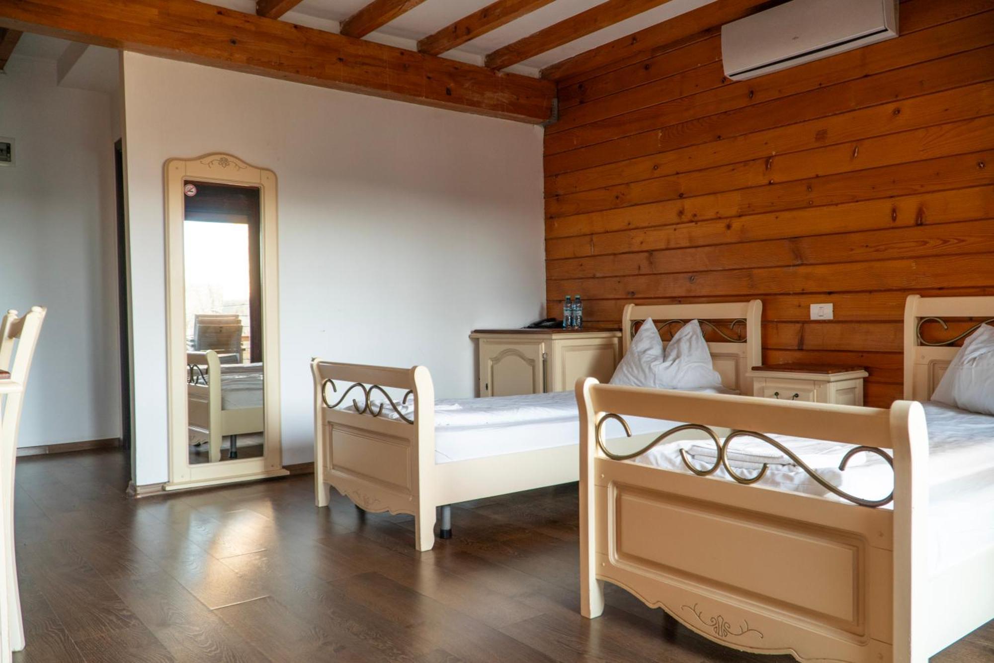 Lifeharbour Limanu Hotel Bagian luar foto
