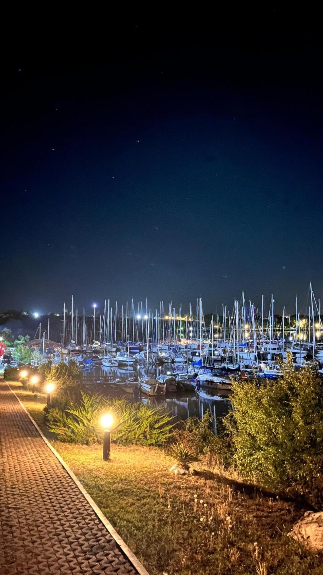 Lifeharbour Limanu Hotel Bagian luar foto