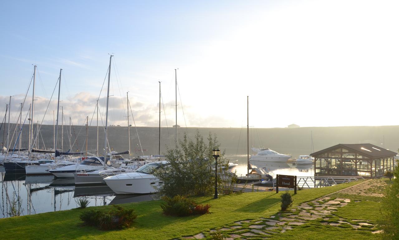 Lifeharbour Limanu Hotel Bagian luar foto